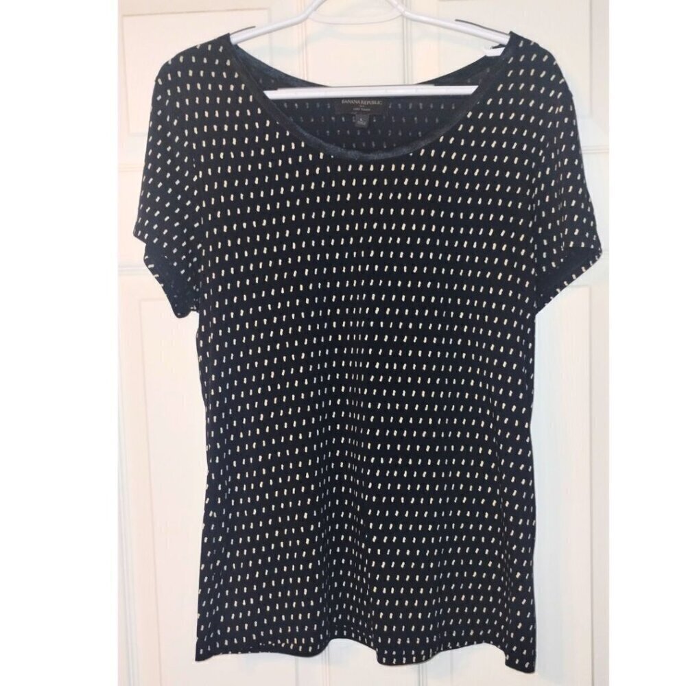 Women's Banana Republic Luxe Touch Black/Beige Scoop Neck Shirt (Size Large)